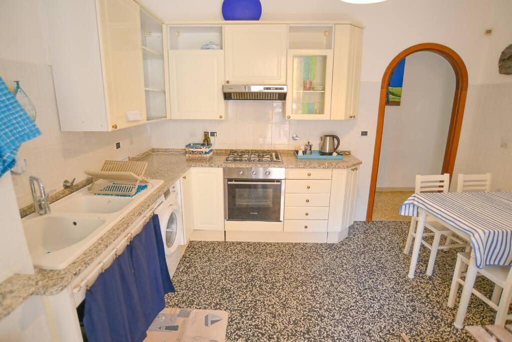 Larte Al Mare Vicino Spiaggia Con Ac E Wifi Savona Exterior foto